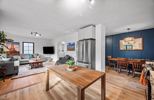 Shadyside Casa | The Walnut Suites - The Family Suite