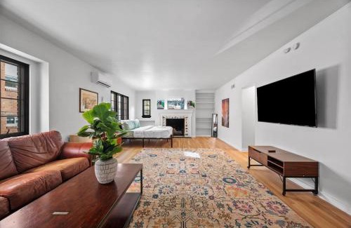 Shadyside Apartamento | The Walnut Suites - The Incline Suite