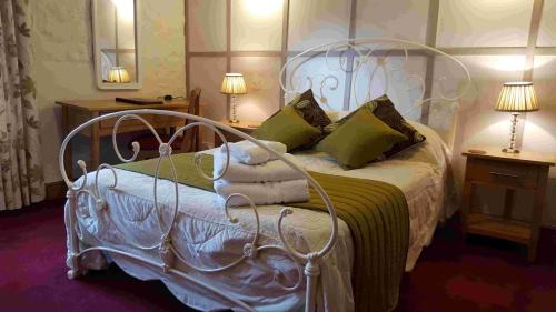 West Camel Hotel | The Walnut Tree