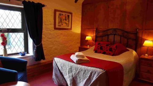 West Camel Hotel | The Walnut Tree