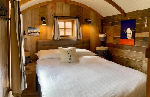 Mells Apartamento | The Walnut Wagon in the heart of Mells.