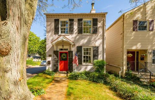 Kennett Square Casa | The Walton House - historic 3bd 2 5ba with parking