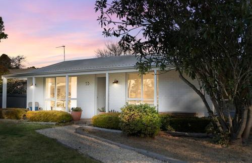 Robertson Casa | The Waratah Cottage