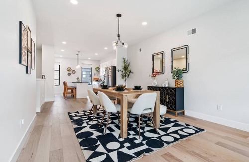 Central Northside Casa | The Warhol Room | Private Room on Arch Street