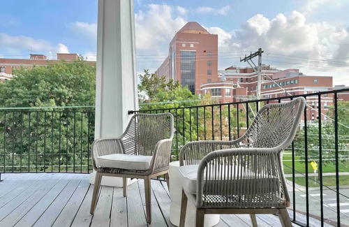 Bloomfield Apartamento | The Warhola Bloomfield