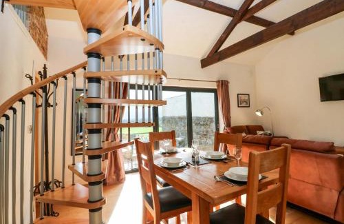 Lofthouse Casa | The Warren Barn