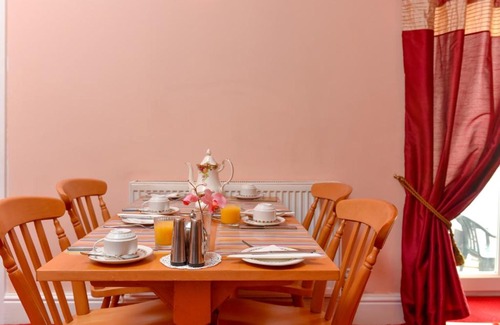 Carlisle Casa | The Warren Guest House
