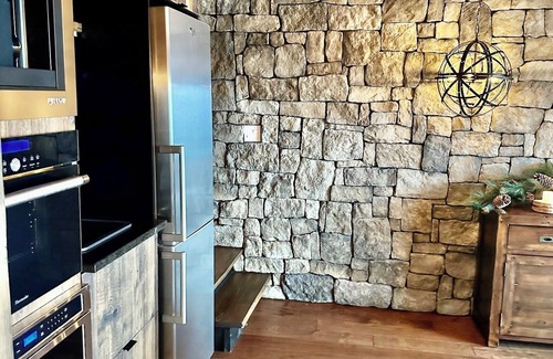 Waltham Chalet De Esquí | The Water's Edge Cabins: 2 Luxury Waterfront Chalets - Quebec