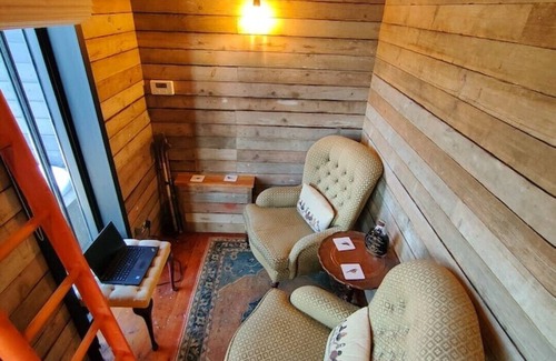 Woodbridge Cabina | The Water Shack - Amazing tiny house retreat