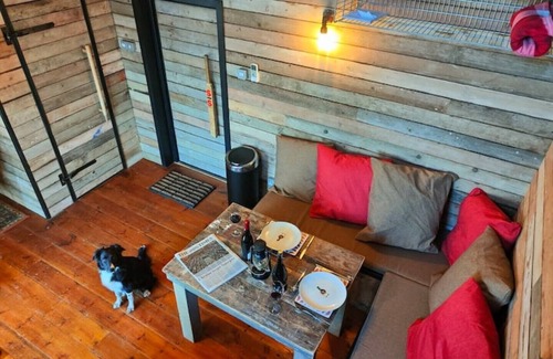 Woodbridge Cabina | The Water Shack - Amazing tiny house retreat