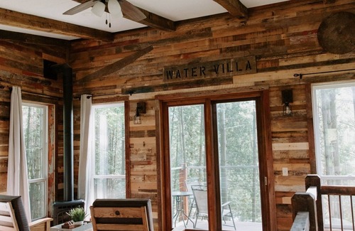 Richland Center Cabina | The Water Villa - NEW! @MillCreekCabinsWI