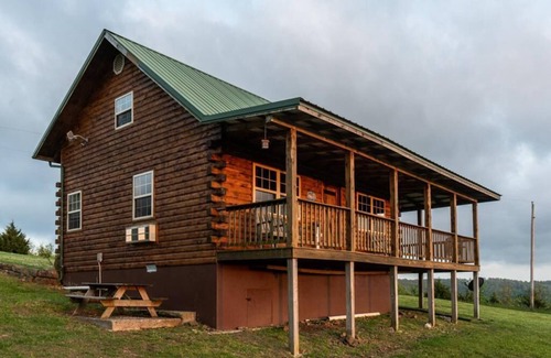 Ponca Condominio | The Waterfall Cabin w/ Incredible Sunset View