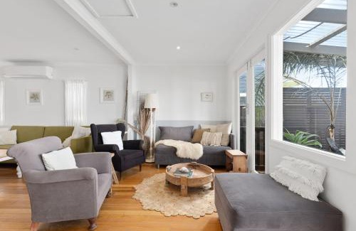 Erowal Bay Casa | The Waterfront House - Pet Friendly - Absolute Waterfront