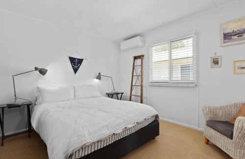 Erowal Bay Casa | The Waterfront House - Pet Friendly - Absolute Waterfront