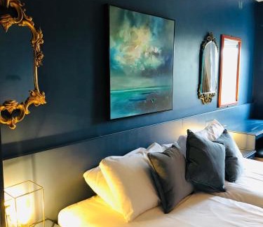 Westport Apartamento | The Waterside Apartment 112 Harbour Mills