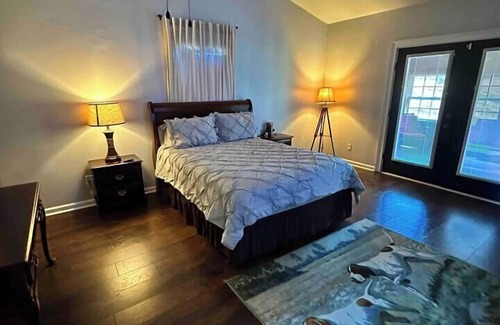 Pine Mountain Otro | The Waterview Lake House