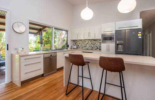 Horseshoe Bay Casa | The Wave, Horseshoe Bay