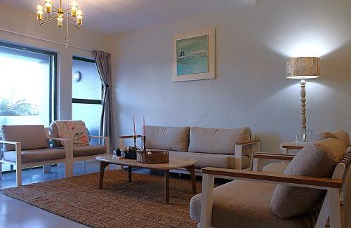 Umhlali Beach Apartamento | The Waves Beachfront Stay - Gleneagles