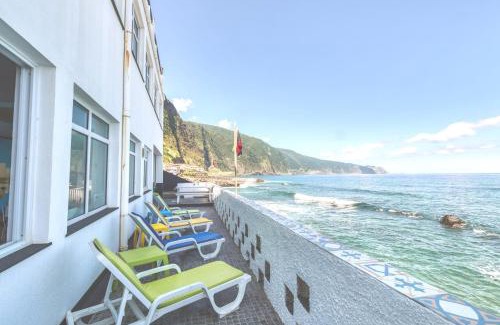 Sao Vicente Hostal | The Waves Hostel