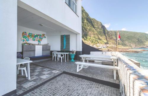 Sao Vicente Hostal | The Waves Hostel