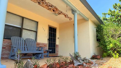 Michigan Beach Casa | The Wavestay I 4 min walk to Beach