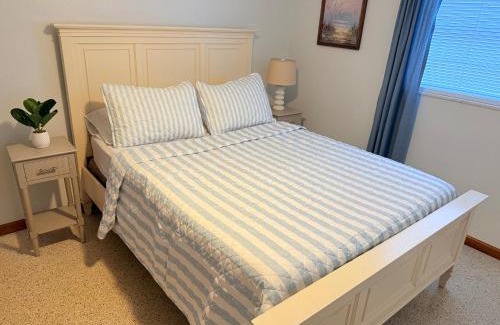 Michigan Beach Casa | The Wavestay I 4 min walk to Beach