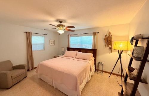 Michigan Beach Casa | The Wavestay I 4 min walk to Beach