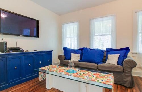 Oak Bluffs Casa | The Wayland Victorian