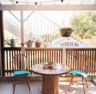 Chemainus Apartamento | The Wayward Inn