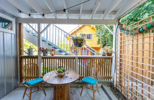 Chemainus Apartamento | The Wayward Inn