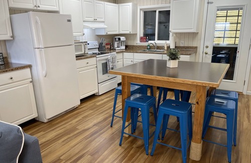 Sandusky Casa | The Wayward Sailor's Boathouse - Minutes to Cedar Point