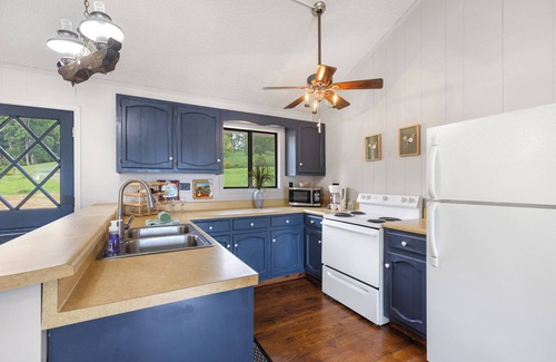 Hiawassee Casa | The Weathered Porch - by Chatuge Home Concierge Lakeside Retreat w/ Private Dock, Deck & Mountain Views