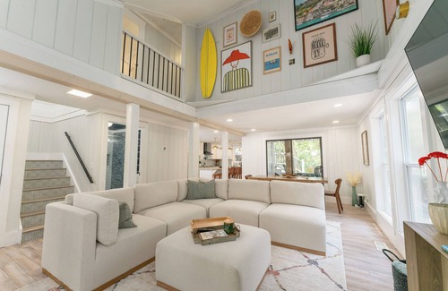 Blue Heron Lake Casa | The Webber · Boho Beach House w Private Patio and Golf Cart
