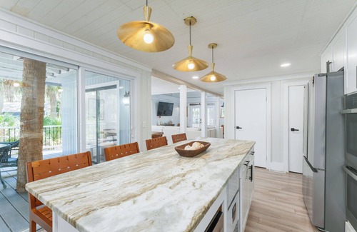 Blue Heron Lake Casa | The Webber · Boho Beach House w Private Patio and Golf Cart
