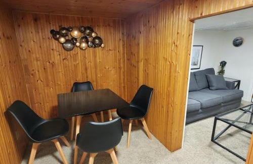 Kitchener Apartamento | The Weber Suite