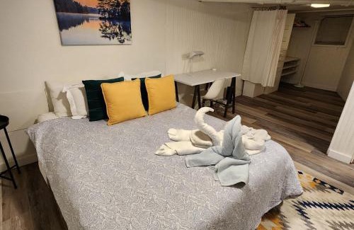 Kitchener Apartamento | The Weber Suite