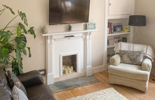 Dunfermline Casa | The Wee Cottage - Uk42919