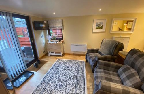 Rashfield Cabina | The Wee Ludging Cottage, Rashfield, by Dunoon