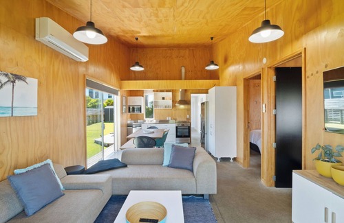 Omaha Casa | The Weekender - Omaha Holiday Home