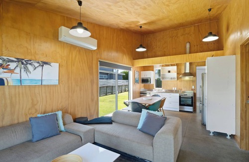 Omaha Casa | The Weekender - Omaha Holiday Home