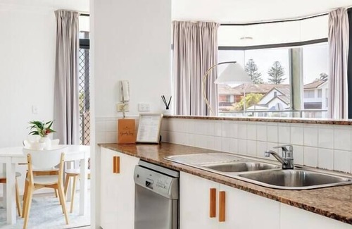 Narrabeen Apartamento | The Wellington A Beachside Balcony Haven