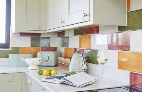 Yarmouth Casa | The Wendy House