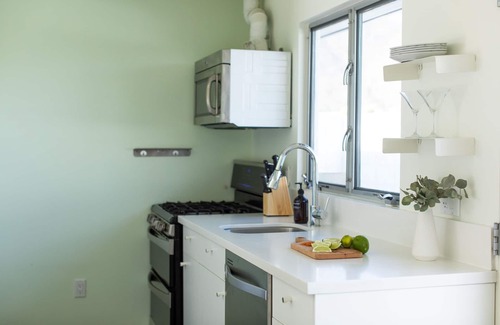 Tahquitz River Estates Hotel | Vivir experiencialmente - Queen Flat at Wesley Hotel