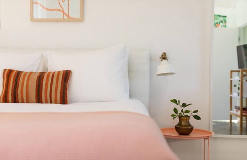 Tahquitz River Estates Hotel | Elegante suite Queen que vive en el hotel Wesley