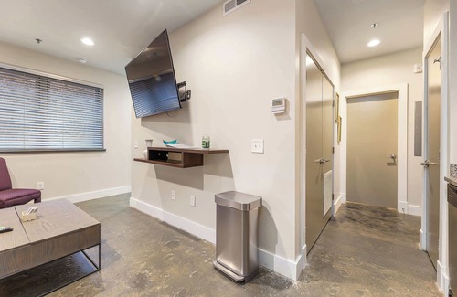 Roanoke Apartamento | The West End Flats Downtown Free Parking ⛰️