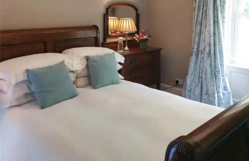Holywell Cama Y Desayuno | The West Wing