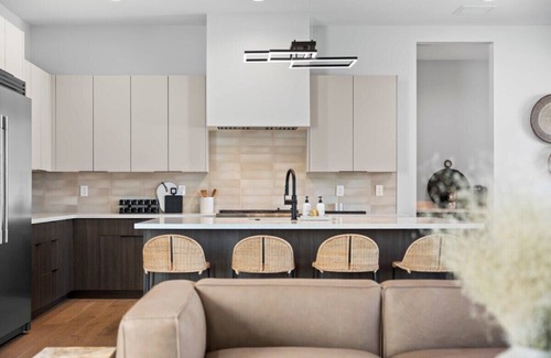 Southwest Village Casa | The Westley - Walk to Oldtown - Modern & NEW!