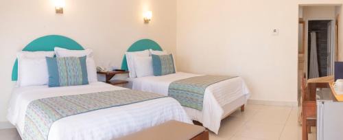 La Paz Hotel | The Westmarine Waterfront Hotel