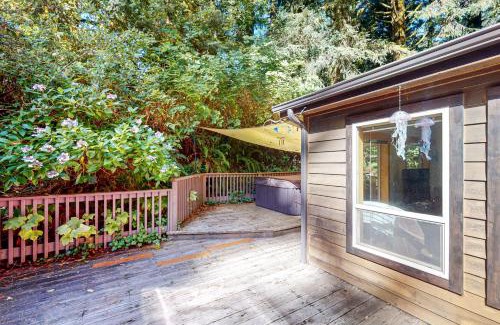 Brookings Casa | The Whale House