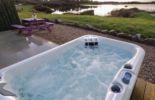 Burtonport Cabaña | THE WHEELHOUSE POD NO. 3, romantic in Burtonport, County Donegal